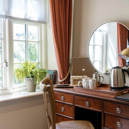 High Corner Inn Godshill  Екстер'єр фото