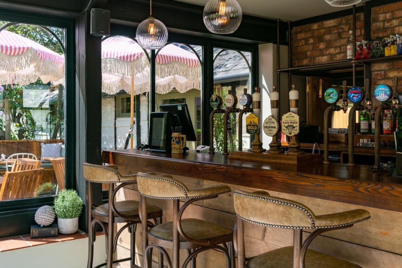 High Corner Inn Godshill  Екстер'єр фото
