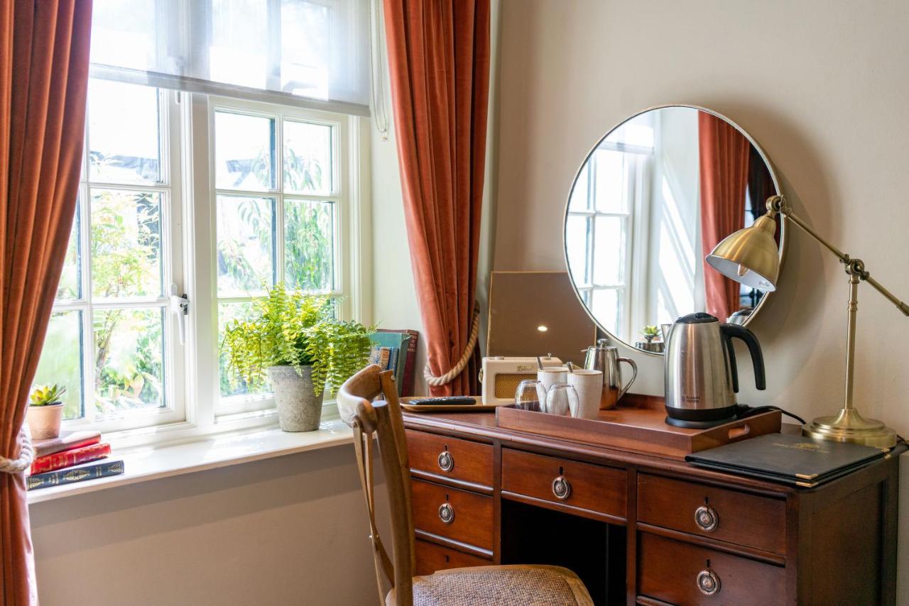 High Corner Inn Godshill  Екстер'єр фото